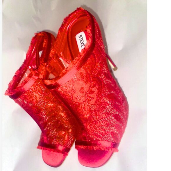 Steve Madden Kourt Lace Stiletto Mules Heels Size 7.5M Red Holiday Open Toe - Picture 4 of 5